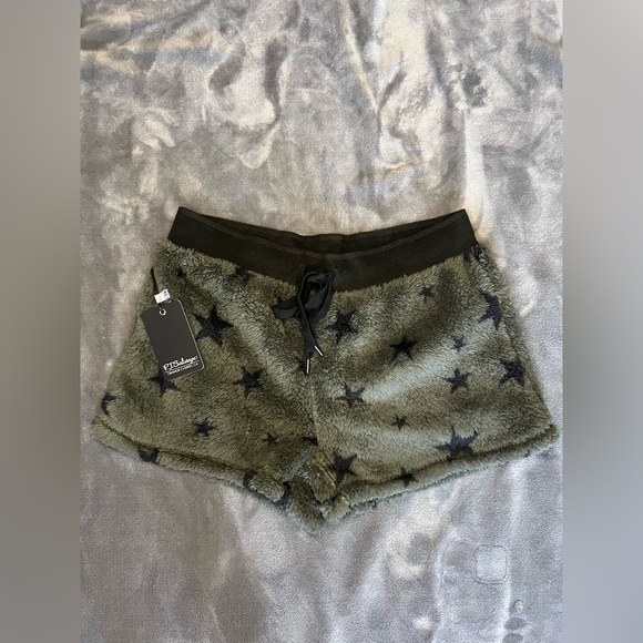 PJ Salvage Pajama Shorts Fuzzy Fleece Lounge Star Print in Olive, size S, NWT! - Picture 3 of 9